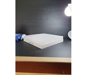 Đèn LED PANEL ốp trần viền trắng vuông( chóa nổi) 38W OTNV38W3